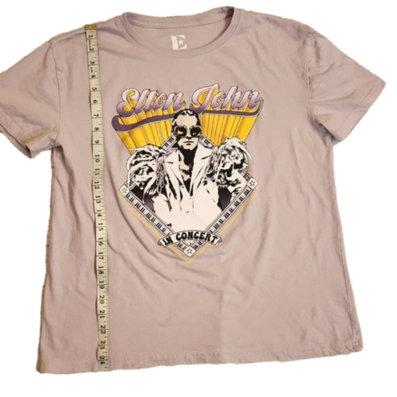Womens Elton John light lavender graphic tee size Large. - Picture 11 of 13
